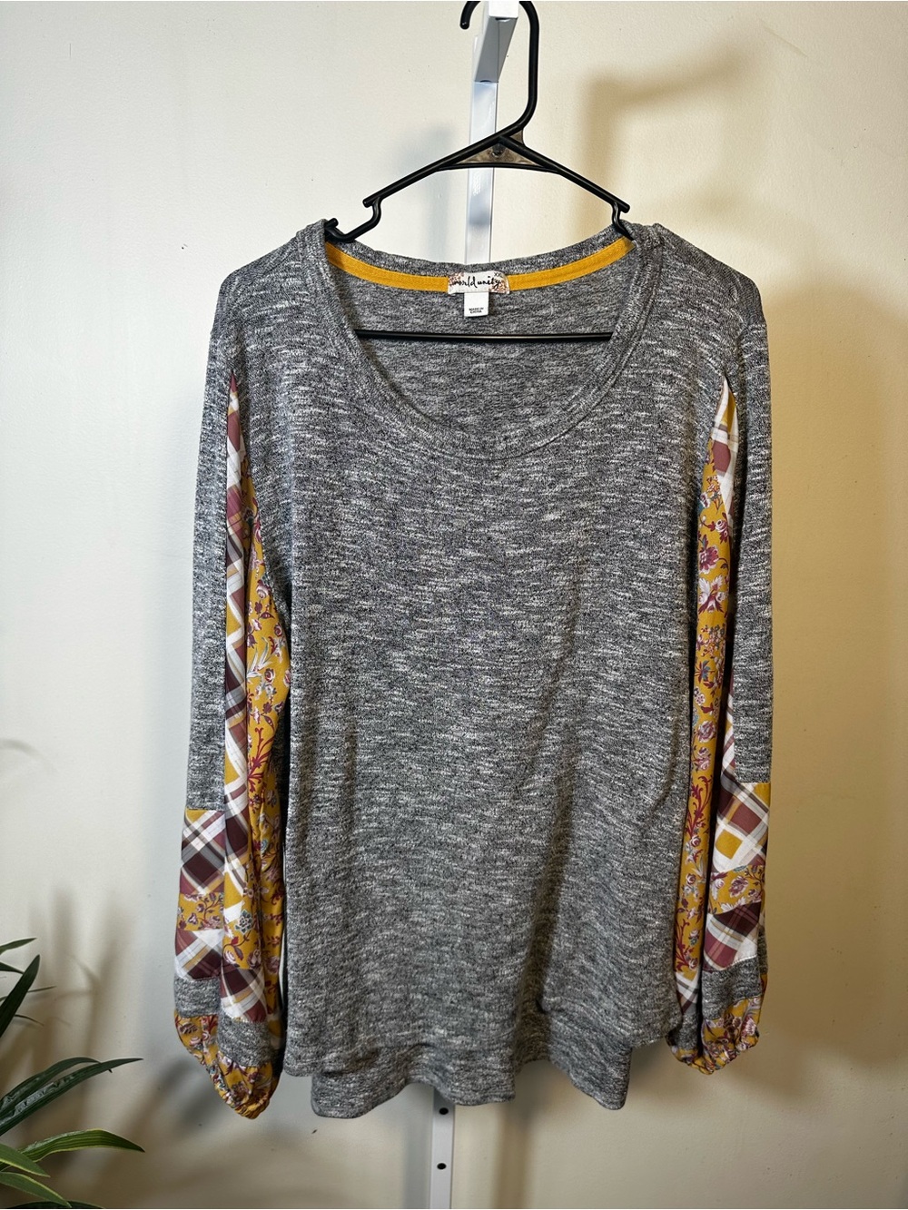 330. World Unity XXL Gray Mixed Print Floral Plaid Sleeve Boho Top
